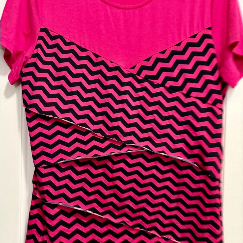 Pink Zigzag Patterned Women's Top - Picture 2 of 5